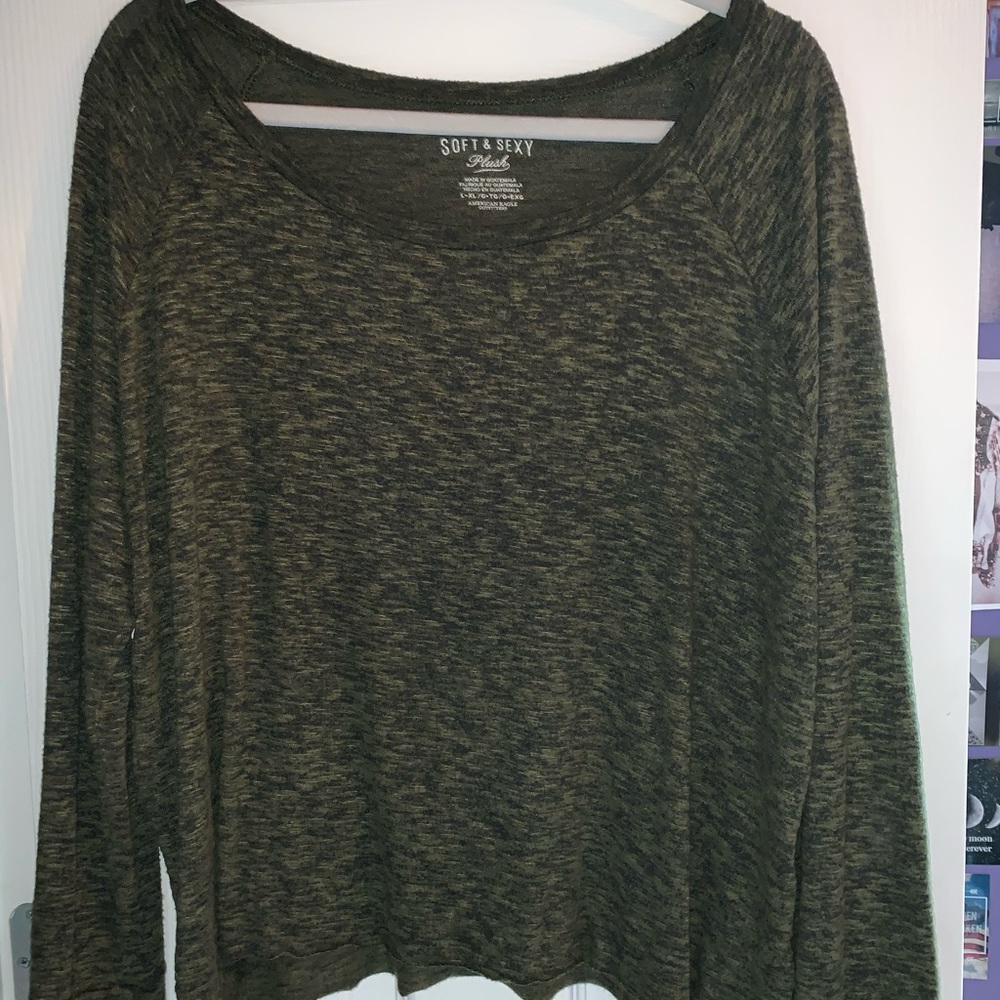 American Eagle Green Long Sleeve